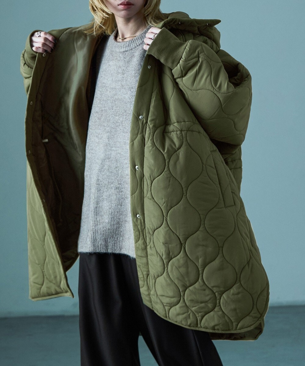 フード付きキルティングロングコート