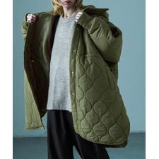 フード付きキルティングロングコート