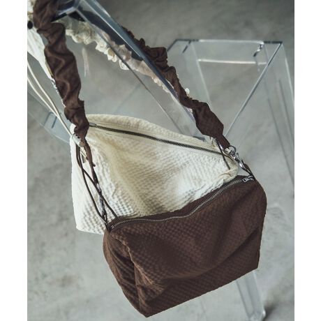 [^:ft0420008250]Fashion Letter t@bV^[ JWAɎg`FbNobOBVATbJ[fނ̃i`ȑfފƁAV[OɂȂxg̃fUCBnF̃`FbNȂ̂ŖnR[fȂX^Cɂ킹₷B~j}ȃTCYȂ璷zA}`肠̂Ōڈȏ̎g₷B}`ɂ͒Ō`肵₷A[͂QByʂȂ̂ło◷sɃsb^Byfށz\n |GXe100%킽 |GXe100%n |GXe100%yYzyfgz158cmyTCYf[^z(c)F: 18cm()F: 26cm(}`)F: 10.5cm()F: 53cm(d)F: 142gyJ[WJzubN/uE/AC{[ylzEV_[O\EV_[S(Lk)E|PbgȂyiӎzTCY̓[J[̐ɂȂ܂A덷ꍇ܂Bf摜͊̉eɂJ[قȂČꍇ܂BũJ[摜QlBi摜͂ɂȂ郂j^[Ȃǂ̊ɂĎ኱̌덷܂B