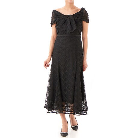 �yCELFORD�z�`�F�b�N�`���[���h���X�`�F�b�N���̑@�ׂȃ`���[���Ŏd�グ�������s�[�X�B�P�[�v��Z���l�ɐ݌v���ꂽ���{���̃f�U�C�����|�C���g�ŁA�f�R���e�������������I�t�V�����_�[�d�l�B�E�G�X�g�͓��F�̃O���O�����e�[�v�Ń}�[�N���A�q�b�v�����痬���l�ȃ}�[���C�h���C���̃X�J�[�g�ɁB��d�̃w�����C���ɂ��鎖�ŁA������ɃG���K���g�ȓ����������܂����B[�^��:RD-CF009-25]