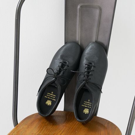 [^ԁF60500624004]collexŒԐlĆuCROWNvJAZZV[YBɓ݂₷Ayď_炩ȃU[gpASnǂdĂĂ܂BVvŃX}[gȃtHŃN̂y߂܂ByCROWN/NEz1984NAC̐nłCMXEm[UvgőnƂ_XV[YuhBNẼ_XV[ÝAЌ_XȂǂ̑I茠łĂ{ihV[YłB