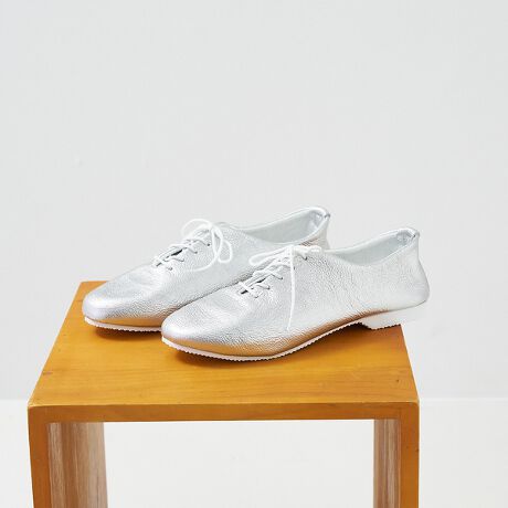 [^ԁF60500624005]collexŒԐlĆuCROWNvJAZZV[YBɓ݂₷Ayď_炩ȃU[gpASnǂdĂĂ܂BiɋPVo[J[AVvŃX}[gȃtHN̑R[fByCROWN/NEz1984NAC̐nłCMXEm[UvgőnƂ_XV[YuhBNẼ_XV[ÝAЌ_XȂǂ̑I茠łĂ{ihV[YłB