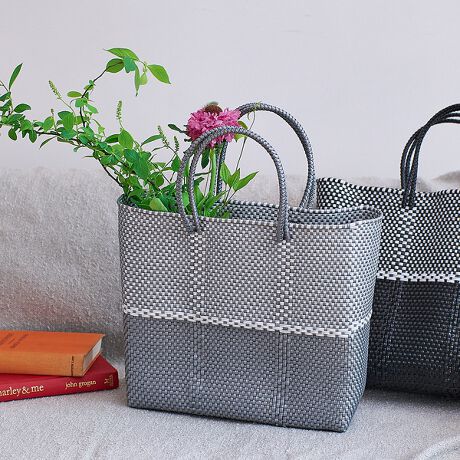 [^ԁF60500122004]sPOINTtTCNvX`bNfނgpAɂDJhobOBnh{̂܂ŒJɕ҂ݍ܂ĂAڂ̔ƍϋv˔Ă܂Big͂Aʋ΁EsEKEEAEghAȂǁAV[ŊBĂƐ􂢂ł̂ŁAłɕۂĂ܂Bmg[zFŃJWA߂AR[fBl[giǂ߂ldlB]̃}VFobO̘g𒴂A㎿ȎdオłBnhcollexʒŁA|₷֗ȒɁATTENTIONnhChɂA1_1_TCY╿Ȃǌ̍ꍇ܂Be[v̌qڂڒĂ邽߁AV~̗lɌ܂sǕił͂܂Bybg{g̃LbvAiOȕ@ŃTCNĂ̂ŁAe[v̒ɃzR̂悤ȐoĂꍇ܂B@􂢂\łÂp͌^̌ƂȂ܂̂łTB΂̋߂ɒuƁAłR肷\܂̂łӂB҂ݏグR̖[sɂȂꍇ܂̂ŁA舵ɂ͏\ӂByJhobOzJhobÓAXyCŁgMercadoshӖ郁LVR܂̂obOBTCNꂽrj[R҂ŌɃAWꂽH|iŁAyʂőϋv邽ߌnł͂obOƂēgĂ܂Bn̐Zsł͑傫ȃJhobOɂ̖؂ʕlߍœIɎgĂ܂B@͓`Iȕ҂ݕłׂĎłByMoon Bird([o[h)zɏƂ炳AÂȖRɔԓn蒹̂悤ɁAgRŗVѐSl̃X^COhāBgFreeLoveHappinesshRZvgƂALVRYɓTown Resort BrandłB