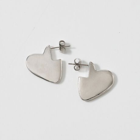 [^ԁF60500226005]sPOINTtԂɂ҂艈fUCŁAÂ}tHBVvȂꂽۂŁAl̏ɂ҂̃n[g`[t̃sAXłBʂ̓~j}ɁAɂӂƌn[g̃C͓IBɂA܂Ƃߔɍ킹āA肰Ȃ|Cggɂ߂łBsfނɂBtjbPt[dグ|Xg̓T[WJXeXgpŁAAM[CɂȂɂArI₳SnłBiׂĂ̕ɃAM[NȂ킯ł͂܂jBjbPt[bLɂċAM[NɂR[eBOł͂܂ASĂ̋AM[hƂۏ؂̂ł͂܂B\߂Bydignif/fBOjtzAM[̕ɂSĊy߂collexIWiANZT[BzƂC[WAgh̍ACeWJBLN̕ɌAXʂ肽Ƃ肢߂Ėt܂B