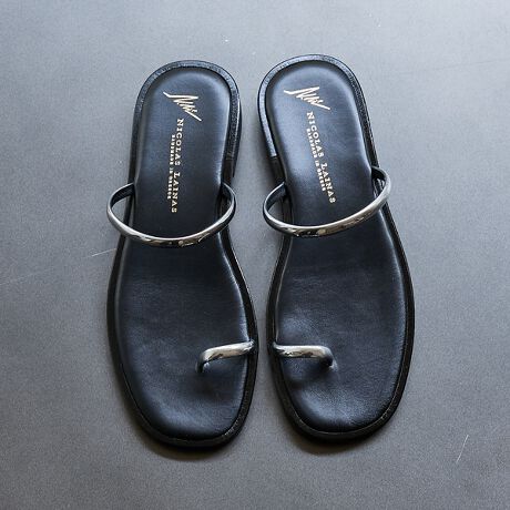 [^ԁF60500624003]sPOINTtꂽ͋CoXNGAgDT_łB@ׂŉؚȃXgbvƁÂfUC|CgI炵AiɈĂ܂BXJ[g⃏s[XAChpcȂǁAJWA炫ꂢ߂܂ŕLX^CɃ}b`1łByNICOLAS LAINAS/jRXCiXzMVAAels̏ȌC̏CXn܂T_uhBMV̓`IȋZppĩV[Y𑱂ĂA݂ł̓C^AA[bp͂{̔̔sĂ܂B