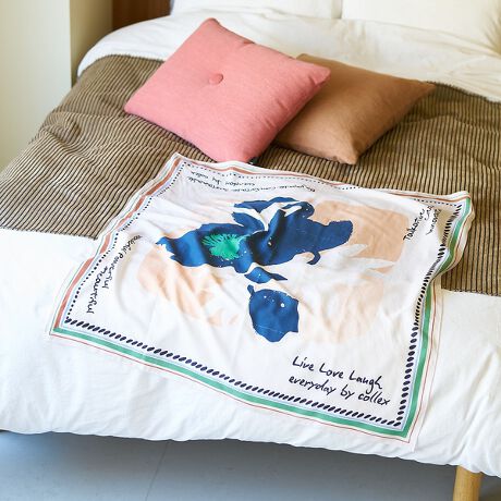 [^ԁF60500236000]sPOINTtRbgE[EVN̍afށurGvŎdĂAȂ₩ŔȂ߂炩ȑ唻Xg[B悯[΍ɌɂAЂ|ɁBɂ͍ɊAEGXg}[NɂƁAĂ̑ɎRȃAWt@bVACeƂĂ􂵂܂B1̃A[g|X^[̂悤collexIWĩt[vg|CgBCeAt@ubNƂă`FAxbh̃ANZgɎgpĂfGłBlɂ́AVѐSC𓥂񂾒PꂽANZgƂĔzuBuLive Love LoughvlϋɓIɐ邱ƁAĐڂ邱ƁAďΊ₳ȂEnjoyable Comfortable SustainableyASn悢A\Talkative Creative  InnovativeׂȁAnIȁAvVIWonderful Powerful Beautifulf炵AptA