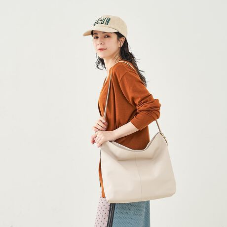 [^ԁF60510220000]sPOINTtnh񂷂ƃOƃV[g̎ł2WAYfUC̃g[gobOB|E莝E΂ߊ|\łBE13C`̃m[gp\RA4TCYށA500ml̃ybg{g̎[\EJ͊J߂̂₷}OlbgtEɂ̓I[v|Pbg2rWlXV[łfC[łg閜\ȃfUCłǂȃR[fBl[gɂ킹Ă܂B