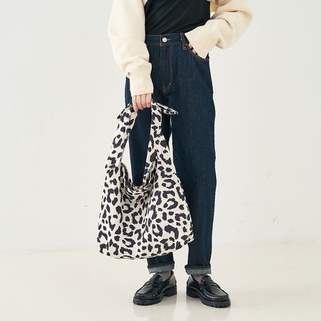 [^ԁF60510622010]sPOINTtɂ傤ǂAnhg[gobOłBRpNgȌڂȂA}`tA4TCY500ml̃ybg{g[͔Q{͂D݂̈ʒuɕtւ\ŁAR[fBl[gCɍ킹ĈۂςĊył܂BEcAA4TCY[\E500ml̃ybg{g␅[\EɃI[v|Pbg~2At@Xi[|Pbg~1E{O\ubN fFH162 B79 W59 H85 pTCYFF\m^ fFH162 B79 W59 H85 pTCYFF\m^_1 fFH162 B79 W59 H85 pTCYFF