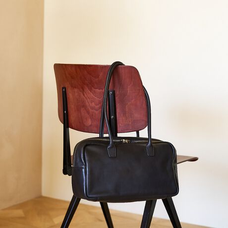 [^ԁF60510220002]sPOINTtԂŒ悢î~j{XgobOBG̓TCŶ܂܂ŁAAeB[NS[hŗ͋CɎdグ܂BL߂̃}`Ŏ[͂A|ł鎝Ŏg₷fUCłBVѐŜ鉡fUC͋x̂oו̏Ȃ̒ʋ΂ɂ߁BVvȃfUCȂ瑶݊̂ŁAJWAȃ_ER[gLeBOR[gAꂢڂȃXeJ[R[gȂǂɂ킹₷łBsMATERIALtt@Xi[|Pbg~|Pbg~1