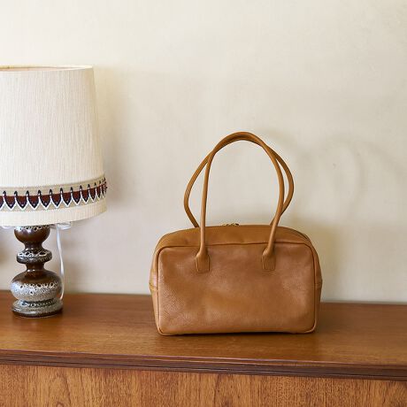 [^ԁF60510220002]sPOINTtԂŒ悢î~j{XgobOBG̓TCŶ܂܂ŁAAeB[NS[hŗ͋CɎdグ܂BL߂̃}`Ŏ[͂A|ł鎝Ŏg₷fUCłBVѐŜ鉡fUC͋x̂oו̏Ȃ̒ʋ΂ɂ߁BVvȃfUCȂ瑶݊̂ŁAJWAȃ_ER[gLeBOR[gAꂢڂȃXeJ[R[gȂǂɂ킹₷łBsMATERIALtt@Xi[|Pbg~|Pbg~1