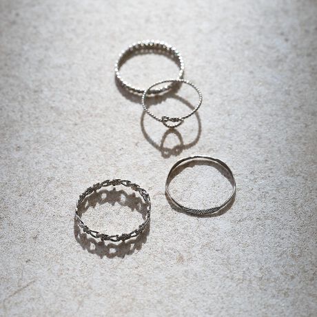 [^ԁF60510226002]sPOINTtؚȂƑ݊A4{Zbg̃OłBіڃ`[t̃mbgOA`F[fUC2ށAăc`͗l{OƁAꂼقȂ\y߂fUCB4{܂Ƃ߂ďd˕tƃoXǂ؂₩ɁA1{łiɒ̂́B莝̃OƂ̃R[fBl[gɂd󂵂܂BoNωɂF≐̈ڂ낢ƂĂy݂Al̂߂̃OZbgłBATTENTIONgpĂɊ玉AAٕ̕tȂǂɂĕϐFȂǂ̌oω܂BȂׂCɐGȂ悤ɁAgp͊zŐ@ĂۊǂB}bgdグ̉H́AF≐ɔȍ܂̂ŁA܂B}bg̎dグ͎gpĂɁA񂾂ƃcoĂȂǌoω܂BωꂼAƂĂ܂ƍKłBPCɂāAƉ摜̈ۂقȂꍇ邱Ƃ܂ByLjud/[hzcollexIWĩuXANZT[B{ł͌ÂgĂ^JEl̎dɂAЂƂЂƂ\tdグĂ܂B