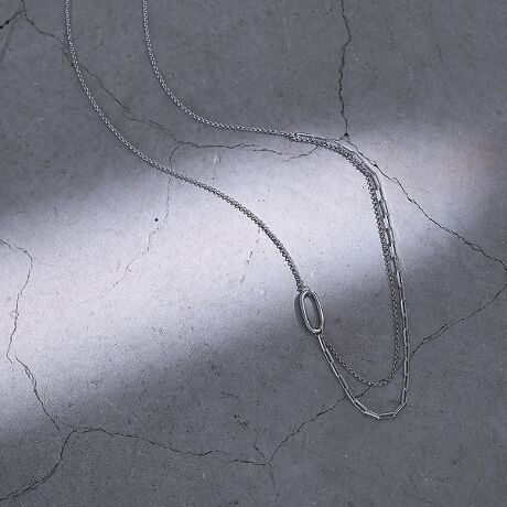 [^ԁF60510226005]sPOINTtقȂ2ނ̃`F[gݍ킹AБɑ傫ȃI[oOX^CbV2AlbNXłB1{ŏd˕t悤ȑ݊AANZT[̃R[fBl[gɖ킸y݂܂B2{̃`F[EΏ̂ɂ܂AБɑ傫炵ăN[ȈۂɒpƒŃC[Wς̂́BVvȑɉ邾ŁAꂽl̃X^Co܂BjbPt[bLɂċAM[NɂR[eBOł͂܂ASĂ̋AM[hƂۏ؂̂ł͂܂B\߂By@zî͂gp㌤܂ĂȂzŐ@ACzRɐGɂP[Xŕۊǂ邱Ƃ߂܂Bgp̒ӂ̐íAp̃ANZT[łB舵܂ƁAĝɊQyڂj邱Ƃ܂B͎gpĂɊ玉AAٕ̕tȂǂɂĕϐFȂǂ̌oω܂BȂׂCɐGȂ悤ɁAgp͊zŐ@ĂۊǂB̎ɂAԂȂǂ邱Ƃ܂B畆Ɉُꍇ́Aɂgp߂AɂkB邱Ƃɂjꍇ܂̂łӉBgp͏_炩zŊ⚺Ȃǂ̉@ۊǂĉB⌃X|[cȂǂ́AϐF̋ꂪ܂̂ŊO܂悤肢܂Bydignif^fBOjtzAM[̕ɂSĊy߂collexIWiANZT[BzƂC[WAgh̍ACeWJBLN̕ɌAXʂ肽Ƃ肢߂Ėt܂B