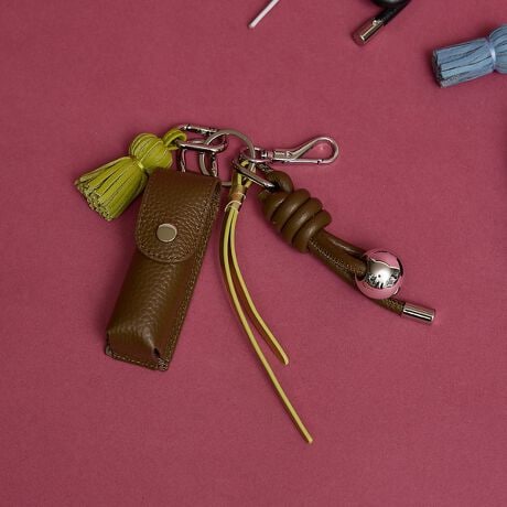 [^ԁF60510131000]sPOINTtVѐSƍ˔AU[bvP[X`[B~j^bZ{[`[hāAobO⌮ɂ邾ŃANZgɁBv̏㎿ȕA肰Ȃi̗ǂĂ܂Bpɂ͂AMtgɂ߂̃ACełBbvP[X́uH7~W2~D2cmvTCỸbv܂dlBATTENTIONBe₲̃j^[ɂāAƑFقȂČꍇ܂B܂B̐i͓Ɠȕo߂ɓȉH{Ă܂Bׂ≘AF͂́Ai{̂̂ł̂łB̐iɎgpĂfނ́AC⊾AJȂǂɂ鐅GɂFAFڂ肷\܂BFPFn̗m̂Ƃ̑gݍ킹͒ӂĂ舵悤肢܂ByBEAUREi/rjzBeauc@RealisercBeau'reĂ̂̓x[VbNƃghꂽVѐŜfUCB炩̃IWiU[ACRŁAuVvŒ̂ƁAVƂ̏o؂ɁvRZvgɂuhłB