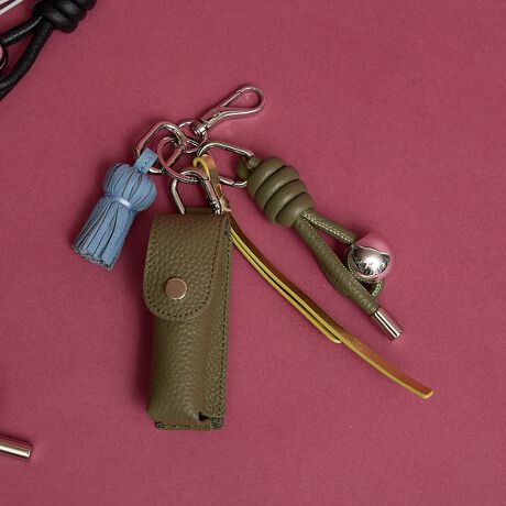 [^ԁF60510131000]sPOINTtVѐSƍ˔AU[bvP[X`[B~j^bZ{[`[hāAobO⌮ɂ邾ŃANZgɁBv̏㎿ȕA肰Ȃi̗ǂĂ܂Bpɂ͂AMtgɂ߂̃ACełBbvP[X́uH7~W2~D2cmvTCỸbv܂dlBATTENTIONBe₲̃j^[ɂāAƑFقȂČꍇ܂B܂B̐i͓Ɠȕo߂ɓȉH{Ă܂Bׂ≘AF͂́Ai{̂̂ł̂łB̐iɎgpĂfނ́AC⊾AJȂǂɂ鐅GɂFAFڂ肷\܂BFPFn̗m̂Ƃ̑gݍ킹͒ӂĂ舵悤肢܂ByBEAUREi/rjzBeauc@RealisercBeau'reĂ̂̓x[VbNƃghꂽVѐŜfUCB炩̃IWiU[ACRŁAuVvŒ̂ƁAVƂ̏o؂ɁvRZvgɂuhłB