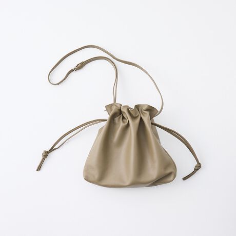 [^ԁF60510220001]_炩̃U[gpV_[obOB̕RiƁAƂƍۃVGbgy߂܂BV_[͒߂\ŁA|΂߂ł܂Bs|PbgtFtgWbv|Pbg~1 I[v|Pbg~1