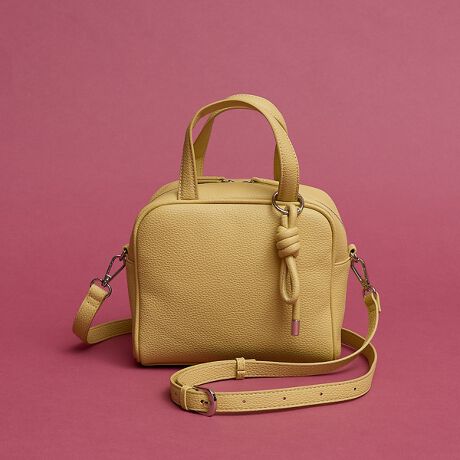 [^ԁF60510221000]sPOINTtmbgfUC̃`[ZbgɂȂAL[u^̃{XgobOłBƂXNGAtHȂA_炩Ȏŏ炵ۂ^܂BV_[ƃnh2WAYdlŁAV[ɍ킹Ďg\B}`LAڈȏ̎[͂̂́Bx[VbNJ[獷F܂őLxȃJ[oG[VŁAIIt킸􂵂܂BEmbgfUC̃`[ZbgEO\ȃV_[tEOɃ}Olbg̃|Pbg~1EɃI[v|Pbg~1At@Xi[|Pbg~1