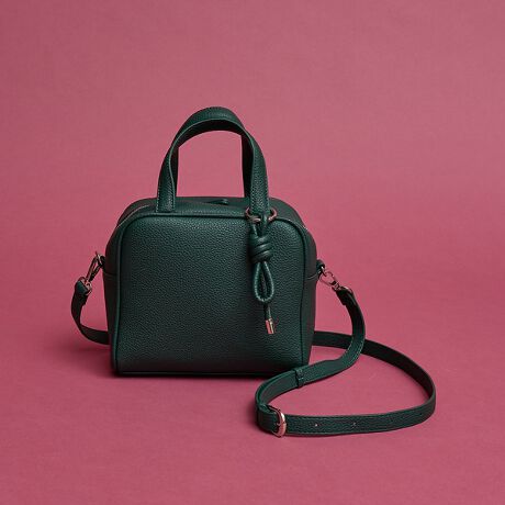 [^ԁF60510221000]sPOINTtmbgfUC̃`[ZbgɂȂAL[u^̃{XgobOłBƂXNGAtHȂA_炩Ȏŏ炵ۂ^܂BV_[ƃnh2WAYdlŁAV[ɍ킹Ďg\B}`LAڈȏ̎[͂̂́Bx[VbNJ[獷F܂őLxȃJ[oG[VŁAIIt킸􂵂܂BEmbgfUC̃`[ZbgEO\ȃV_[tEOɃ}Olbg̃|Pbg~1EɃI[v|Pbg~1At@Xi[|Pbg~1