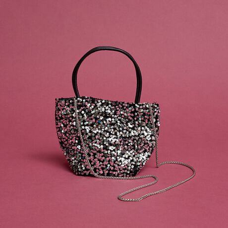 [^ԁF60510622011]sPOINTtXpR[̋PۓIȃ~jobOBRpNgȂ݊̂fUCŁAR[fBl[g̃ANZgɂ҂Bt̃`F[V_[͎O\ŁAnhobOƂĂV_[ƂĂ􂵂܂Bp[eB[₨Ă΂V[͂AVvR[fɃvXăfC[ɂ߂łB؂₩Ɖ炵𗼗Aڂ̃ACeEO\̃`F[V_[E}OlbgJ