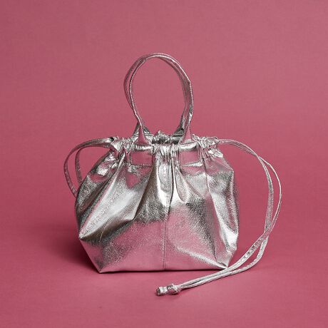 [^ԁF60510222000]sPOINTtlC̃^bNV[YɐV^oIƍiƗ̊̂ВtHɁALƃg[ĝ悤ȃVGbgɕω2WAYdlB_炩ȃtFCNU[fނŌyAfC[Ɋ􂵂܂BL߂̃}`Ŏ[͂Q̓̋CR[fɍ킹āAtHAWy߂ACełBEɃI[v|Pbg~1E500mlybg{gⒷz[\