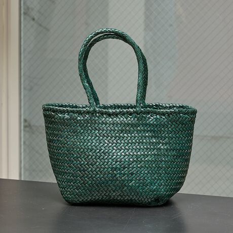 [^ԁF60510120008]Ȃ₩ȃU[gpDRAGOÑbVobOBEl̎dŕ҂ݏグobÓA 1_1_قȂAEɂЂƂ̓ʊ́BU[gpĂ܂Aقǃ\tgœ݂ǂA܂ԎĂdCɂȂ܂Bgނقǂɉ𑝂A킢[\ɕωĂ܂BJWAɂ͂AtF~jX^CɂDBLR[fBlCgɍ킹₷AfC[Ɋ􂵂܂ByDRAGON/hSz1985NxM[EubZɂĐݗBȗ30N߂AbVU[ɓi𐶎YA[bpAJ̖郁]uhւ̑fޒ񋟂ĂZpւuhB