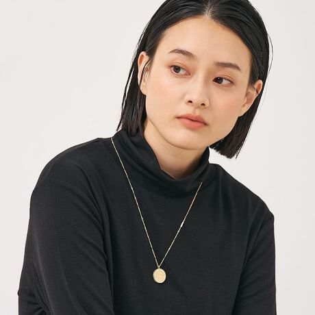 [^ԁF60510226000]sPOINTt^NqLjudr̃IWi_V[YɁANVJȕ\XV삪oBlC̒Wp[fUC̃|Cg͂̂܂܂ɁARC_Ƃ͈قȂgPbgĥ悤Ȑ[݂̂Ȃ܂͂łBAJTX͂ރt[ɂׂ͍ȃc`͗l{At܂ő@ׂɗ̕\BقȂނ̃`F[gݍ킹邱ƂŁAтɌ̕\ςA`[t̑݊Ă܂BAJTX͌ÑMVzɂpꂽAusvuĐvúvے郂`[tBX̂̂悤ɐgɂ̂͂A؂ȕւ̃Mtgɂ߂łBATTENTIONgpĂɊ玉AAٕ̕tȂǂɂĕϐFȂǂ̌oω܂BȂׂCɐGȂ悤ɁAgp͊zŐ@ĂۊǂB}bgdグ̉H́AF≐ɔȍ܂̂ŁA܂B}bg̎dグ͎gpĂɁA񂾂ƃcoĂȂǌoω܂BωꂼAƂĂ܂ƍKłBPCɂāAƉ摜̈ۂقȂꍇ邱Ƃ܂ByLjud/[hzcollexIWĩuXANZT[B{ł͌ÂgĂ^JEl̎dɂAЂƂЂƂ\tdグĂ܂B