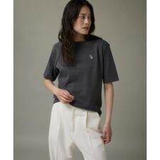 ロゴ刺繍Tシャツ