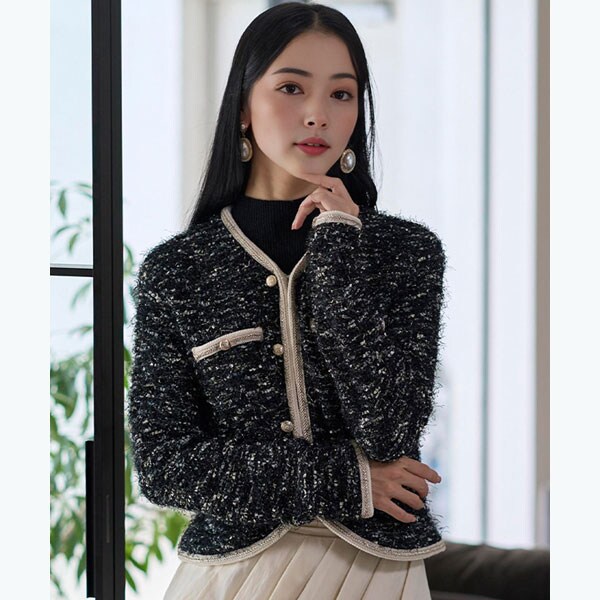 新品⭐︎スーパービューティー42 ニットコート白 胸元スパンコール、袖