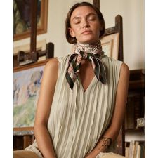 《SUPERIOR CLOSET》Classical Flower Wave Scarf《Tapis