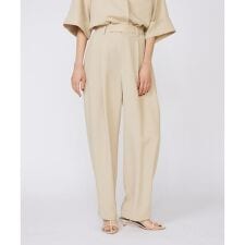 イネド(INED)の《三尋木奈保コラボ》辛口モードなバレルパンツ