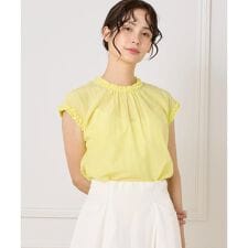 イネド(INED)のタックフリルブラウス