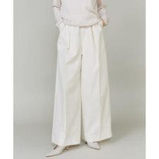 イネド(INED)の《三尋木奈保コラボ・Oggi11月号掲載商品》大人ワイドチノパンツ