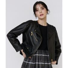 《M Maglie le cassetto》スパニッシュラムレザーブルゾン《美人百花9月号掲載