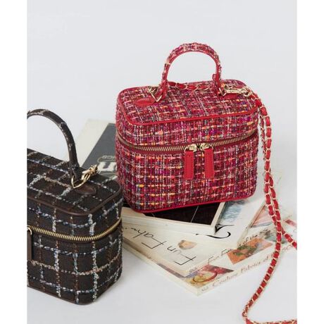 [^ԁF5154201001]fUC؂₩ŕî㎿ȃbhJ[ۓIȁAC^A̘V܃t@ubN[J[uJ|[ṽt@V[cC[hgpojeBobOB`F[~cC[hŃghՂ̃fUCɁBcC[hقǂS̃obNłBɂ̓|PbĝŐ₷RpNgȂ̂Ɏ[QłBfLanificio Campore ^ jtB[` J|[C^AErGɂ1830NnƂ̘V܃eLX^C[J[BiȖѐDŐEIɒmAFւ̂AF̂悢Fɒ]iȑfރ[J[łBE|PbgE`F[OTvBei摜̏i̓TvłBۂ̏iƂ̓TCYFAfށAfUC̎dl኱ύXɂȂꍇ܂BJ[ɂẮA\Ȍۂ̏iɋ߂J[ŎBeȂĂ܂AƖ̊֌Wɂۂ̐iƂ͐FČꍇ܂B܂p\REX}[gtHȂǂ̊ɂA኱iƉ摜̃J[قȂꍇ܂BƉ摜̃J[قɂĂ͕ԕiRƂȂ܂̂ŁA\߂BTCY\L͂܂ŖڈƂȂ܂B