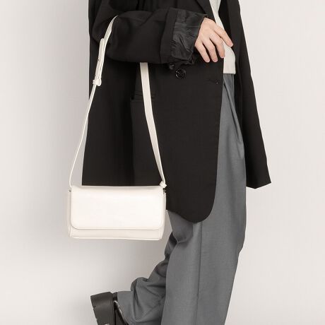 [^:ZPG-0006]xgXgbv V_[obOBRƂVGbgV_[obOB̓xgfUCɂȂĂăVvȌ`̃obOɃANZgvXBXgbv̒͒\ŁA|Ǝ΂߂ǂłg܂Bۂ݂̂XNGA^ŁAX^CJWAX^CȂǐFXȃR[fBl[gɍ킹邱Ƃł܂BlĈo^[J[̃CG[Ax[VbNȃubNƃzCĝRFWJłBJ[WJubN / CG[ / zCgTCYWJFREEc: 15cm~ : 24cm~ }`: 7cmV_[Xgbv: 96cmi\jAttentionLڃXybNɂ̌덷͂܂Bg̃j^[̊ɂ̏iƌڂ̐FɑႢꍇ܂B