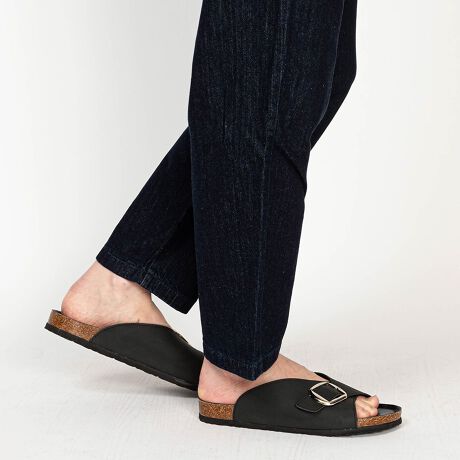 [^:SPD100-1]ꂩ̋G߂ɑ劈̃T_B傫߂̃obNIȃAbp[fUCBtbgT_łJWAɂȂ肷Ai1B悭݂̂\[Ȃ̂ŁAs̑̕SyĂ܂BAEg\[͓ʉdlłׂɂȂĂ܂BJ[WJx[Wn̑(tFCNXG[h) / ubN(X[X)TCYWJ39(24.5cm) / 40(25.0cm) / 41(25.5cm) / 42(26.0cm) / 43(26.5cm) / 44(27.0cm) / 45(27.5cm)SVEC / VxbNsvecƂ / `FRŁhChӖ܂Bh𒅑ւ悤ɁACyɌC𗚂ւhRZvgɃIIt킸fC[[XɎglXȃW̌CāB݂ł͌Cł͂ȂAobOAp܂ŗlXȃACeWJBghfUCԃACe܂ŗlXȃR[fBl[gĂĂ܂BAttentionC̃TCY͖ڈɂȂ܂BE^Al܂̂ŁA܂łQlxɂl܂Bî͂̍ۂɃV[Yɂւݓꍇ܂B\߂BiɂĂ͔ꍇ܂̂ŗ\߂Bg̃j^[̊ɂ̏iƌڂ̐FɑႢꍇ܂B