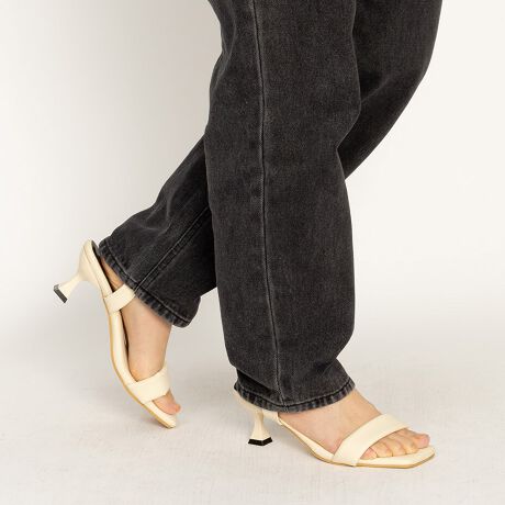 [^:NXLIKPD-0024]q[ ANXgbv T_悢̃q[ŁAtIVy߂XgbvT_BAÑXgbvň芴̂őɂA₷q[T_łB݂̂ՂƂb̃oh|CgBVvȃfUCłAƑ݊̂ɂȂĂ܂BfjXbNXAs[XȂǐFXȏtăR[fɂ҂̃ACełBSTAFF COMMENTyX^btBzF24.0cmF9.8cmbF5.9cmǐCTCYF24.0cmpTCYF38(24.0cm)38(24.0cm)𒅗p܂x̃TCYłBxȂ̂łƓTCYł͖ȂƎv܂B̂׃q[X^CAbvʂăLCɌ܂ZANXgbvőŒ肳̂ŕ₷łIJ[WJubN / zCgTCYWJ35(22.5cm) / 36(23.0cm) / 37(23.5cm) / 38(24.0cm) / 39(24.5cm) dБ180g(TCY38)AttentionC̃TCY͖ڈɂȂ܂BE^Al܂̂ŁA܂łQlxɂl܂Bî͂̍ۂɃV[Yɂւݓꍇ܂B\߂BiɂĂ͔ꍇ܂̂ŗ\߂Bg̃j^[̊ɂ̏iƌڂ̐FɑႢꍇ܂B