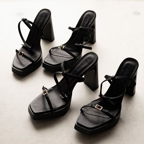 [^:NXLIKPD-0027]ubNnCq[ANXgbvT_BrʔQ12cmq[ő̃|CgIؚȃXgbvƃk[fB[ȔAl̑ɂ҂BOɂ݂Ōڂ፷a炬ASnǂdグ܂BJ[́AobÑfUCႢ2ށBubN01FVbNȃ[hox[VbNȃobNBubN02FFĈGKgȃCXg[obNBhXAbvX^Cɂ͂̎A~j{g\bNX𗍂߂āAght@bV𐥔񂨊y݂BSTAFF COMMENTyX^btBzF24.0cmF9.8cmbF5.9cmǐCTCYF24.0cmpTCYF39(L:24.0`24.5cm)39(L:24.0`24.5cm)𒅗p܂A傫߂Ɋ܂B傫ȂƊ܂AAÑXgbvŌŒ肳̂ŕsւƂƂ͂܂łBsb^ƎvMTCYIԂ̂ǂƎv܂B͂܂߂̃q[Ȃ̂ň肵ĕ܂BƂɂX^CAbvʔQłIIJ[WJubN01 / ubN02iCXg[obNjTCYWJ35(S:22.0`22.5cm) / 37(M:23.0`23.5cm) / 39(L:24.0`24.5cm)dБ315g(TCY39)v̓U[uJɋAJrɂv܂AȒPŕigɂ͍œKȑfނłBAttentionC̃TCY͖ڈɂȂ܂BE^Al܂̂ŁA܂łQlxɂl܂Bî͂̍ۂɃV[Yɂւݓꍇ܂B\߂BiɂĂ͔ꍇ܂̂ŗ\߂Bg̃j^[̊ɂ̏iƌڂ̐FɑႢꍇ܂B