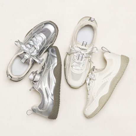 [^:ZSP-1005]{ V[[X [JbgXj[J[߂̃V[[XƐ[ɂp[|CgŃK[[ȕ͋ĈXj[J[B肰Ȃ|CgɂȂĂ̂ŃJWAȕɂ킹₷łVo[ƃzCg2FWJBԃzCg͐FXȃR[fɎg₷Vo[̓ANZgɂȂgĥdオɂĂ܂BJ[WJVo[ / zCgTCYWJ35(22.5cm) / 36(23.0cm) / 37(23.5cm) / 38(24.0cm) / 39(24.5cm) / 40(25.0cm)AttentionC̃TCY͖ڈɂȂ܂BE^Al܂̂ŁA܂łQlxɂl܂Bî͂̍ۂɃV[Yɂւݓꍇ܂B\߂BiɂĂ͔ꍇ܂̂ŗ\߂Bg̃j^[̊ɂ̏iƌڂ̐FɑႢꍇ܂B