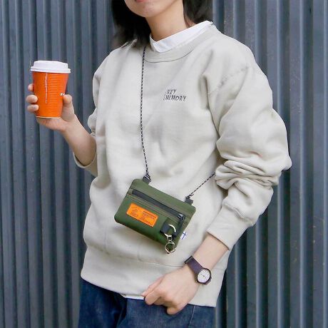 [^:KAKSI-09]KAKSI Kuu V_[|PbgeBbVP[XyANZT[oŎ~jTCỸ|[`zfC[[X͂AAEghAȏʂɂ҂ȃRpNgȃ|[`ł܂B|PbgeBbVƏ̏A킢TCYłBy~jTCYȂ̂ɋ@\͂ςz|Pbg͐ʂƔwʂ2Bwʃ|Pbg̓|PbgeBbV̂ɂ҂ȃTCYȂ̂ŁAʃ|PbgɃbvN[AR[ĉqpi܂Ƃ߂̂߁BJ[hRCă~jEHbgɂAL[Z[ttĂ̂ŃRpNgɂoɂ劈BgyɊy݂tFXLvɂ҂łByJtȓnƃR[hCグĂzx[VbNȃJ[̕\nƂ͂ĕςāAn͂ƂĂJtBtN^[̓h[R[hAt@bV̈ꕔƂĊyނƂł܂BVvȃgbvXɍ킹ĂƂĂ킢BuhKAKSI - JNV - uh́yKAKSI-JNV-z̓tBhŐ́y2zӖ܂Ȃ́y1ԁz؂ȓׂ̂ɂȂ̂΂ɊY܂悤ɂȊ肢߂Ă܂J[ubN / lCr[ / O[ / J[LTCYFREE()F14cm / cF10cm / V_[R[hŒF110cm(R[hXgbp[Œ߉\)eTCY͎኱̌̍܂BfރNvS / |GXeY