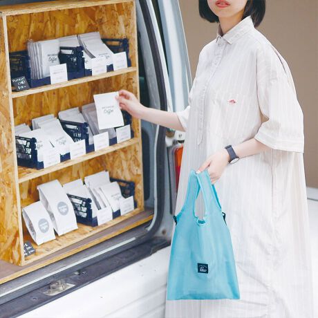 [^:KAKSI-11]KAKSI Washable pbJuTRbVyCɂȂ邱Ȏc@ł܂邲Ɛ􂨂zlbgɓĐ@ցI܂邲Ɛ􂦂RpNgȃTRbVɁApbJudl̃GRobO܂BƂoŉוSłByTRbVGRobOɃX^C`FWzTRbVƂĎǵAGRobO͔wʂ̃|PbgɎ[\BGRobOƂĎg̓TRbVŃ|PbgɂȂ邩Aו̓ւsvŎg₷V_[xg͕tO\g܂܁BTRbVX^CŃV_[O΃|[`ɁBGRobOɃV_[΃V_[obOɂȂ܂BGRobO͂Ŕwʃ|PbgɎ߂邩BƎoĂގȒPłByl[ƃlIJ[̃GRobO|Cgzg₷J[̃TRbVAJtȃGRobOɑϐgB҂hȃlIJ[łAGRobO璧킵₷₷B􂦂V[Y̎Op`̃l[ƂĂ킢łBTRbV{̂̕\ɂ̓bV|PbgtBȂbVfނA`ACê߁B̍ۂ̓lbgɂꂭBygp̒ӁzE@Ő󂷂ۂ͕KlbgɓĂBuhKAKSI - JNV - uh́yKAKSI-JNV-z̓tBhŐ́y2zӖ܂Ȃ́y1ԁz؂ȓׂ̂ɂȂ̂΂ɊY܂悤ɂȊ肢߂Ă܂J[ubN / O[~L / J[L~O[ / sN~lCr[TCYFREEyTRbVz ()F13cm / cF19cm / }`F---cm / V_[xgF71-131cm(Jrip[c܂ށAXC_[tŒ߉\)yGRobOz ()F29cm / cF27cm / }`F6cmeTCY͎኱̌̍܂Bfރ|GXeY