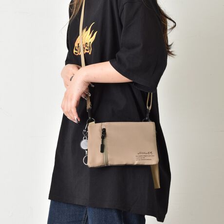 [^:KB156]ŒKvȕċCyɎłX}z|[`łBRpNgTCYło|◷sɑ劈̃V_[obOɂȂ܂BobOwʂ̃t@Xi[|Pbg̓NAɂȂĂ̂ŁAX}z[܂ܑ삪ł܂B܂A֗ȐLт郊[tŁAtăobOɎ[邱Ƃł܂BV_[Oĕt̃XgbvtAobOɎ[obOinobOƂĂg܂BANZT[oŃlbN|[`̃X^CŕtAVvȃR[f̃ANZgɂȂ܂BJWAȃ|GXefނgpAHoliday A.M.̃Svg|CgłBjp̃fUCŁAƑvwAlFBƃVFA肨Ŏ肷̂XXłBuhHoliday A.M. - zf[G[G -̂тƂx̒ ƑlƂ̃VbsOybgAċ߂̌֎UBƂOõX[CtyނȂւ̃VFAACeBJ[WJubN / O[W / J[LTCYWJFREETCYcF13.0cm / F20.0cmfލx|GXe(H)dlOFOʃ|Pbg~1 / {̎[|Pbg~1 / wʃNA|Pbg~1tC[[L[O / V_[Xgbv / 莝XgbvY