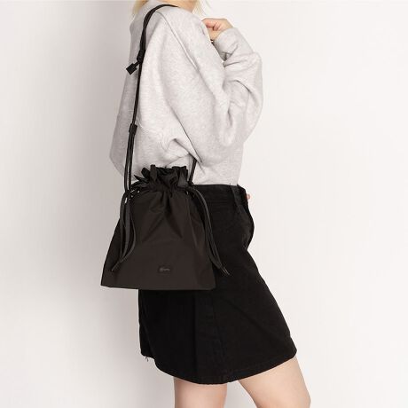 [^:K904094]ACeMULTI POCKET DRAWSTRING M / K9040943w\̋ВĒzPbgCɁAOzPbg̃C[VĂgp܂ƒgAВ̃ebgoւ̃ANZXeՂɂȂXgXt[ɂgp܂BV^[̒߂̓R[ǧЖڂXCg鎖ĊȈՓIɍs܂BNEHbgA500mlwbgzg[\ȃTCXĂB{uhSML - GXGG - lXȕ삩vVIȃACe̒ɓoꂵÃCibvXωĂĂBɔAobOɃAbvf[gKvȎłBSMLł͎̈ڂςɍ킹lXȃX^CړIɑΉobOĂƂƂɁA̎ς炸߂ĂX}[gŎpIȋ@\ǋALȐ̎菕v_NgfUC񋟂܂BV[YyJUDEzyʂĝzGXen̗ʂPUR[eBN{ƂɂAKxȃnƖh\߂Ă܂B}n͂炩ȎďiȈۂ^܂B\ʂɂ͖hAhHȂzR玉AtɂYȏԂۂƂĂ܂B J[WJ#10/BLACK / #15/GRAYTCYWJFREEH27.5cm / W24.5cm̌덷ꍇ܂B\߂Bfރ|GXe100dlC[FВJ / Ft[|Pbg~3Ylg̃j^[̊ɂ̏iƌڂ̐FɑႢꍇ܂B݌ɐ؂ב҂ƂȂꍇ͕ʓr[ɂĂA܂BC(ɊJŔGꂽ)ő̂̂ɐFڂ肷ꍇ܂̂łӂB