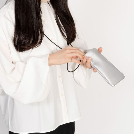 [^:11-2060]vJritOXP[X؃OXP[X̐V̓JriXgbvtłBJritȂ̂ŃobOɒڂԂ牺AXgbvgpĎ񂩂񂰂邱Ƃ\łBOXP[XyP[XƂĂg܂BJ͂΂ˌdlȂ̂ŊJ₷̂łBJ[WJubN / u[ / Vo[TCYWJFREETCY()W9.0cm / H17.5cm / D0.5cmfލvY