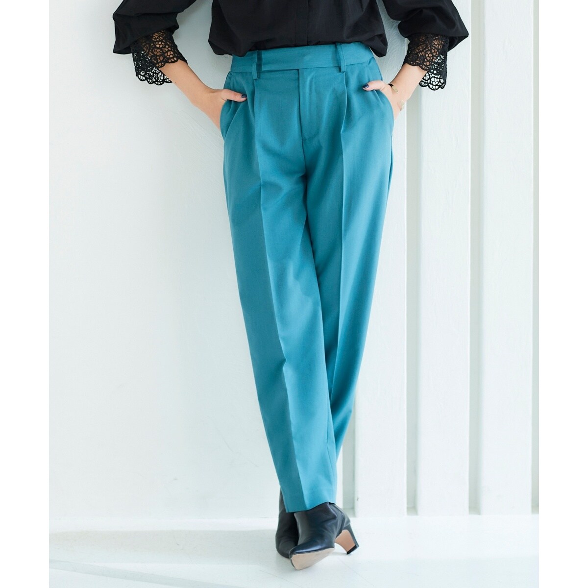 ストレッチテーパードパンツ