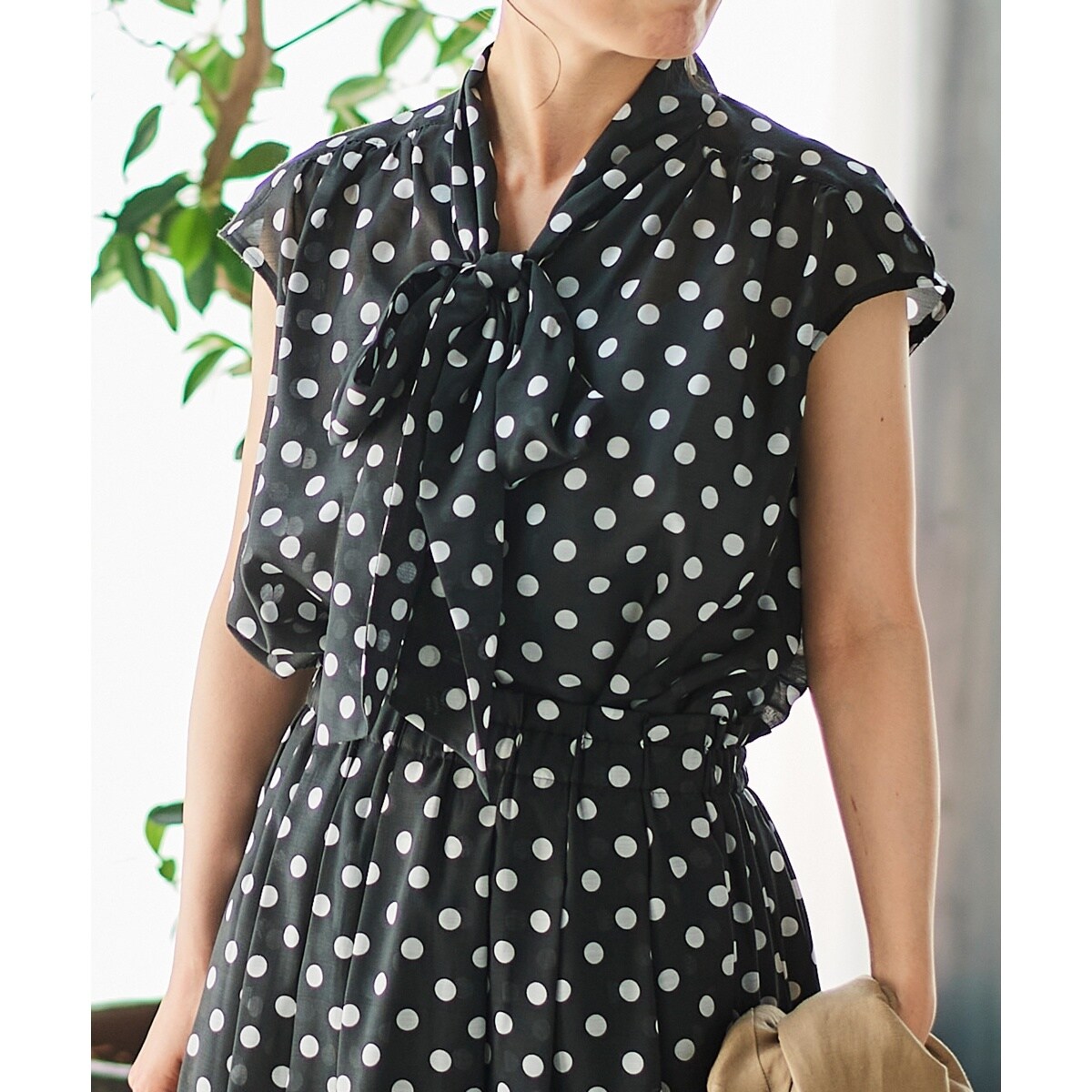 手洗い可能》ローンドットプリントボウタイブラウス | ルクールブラン