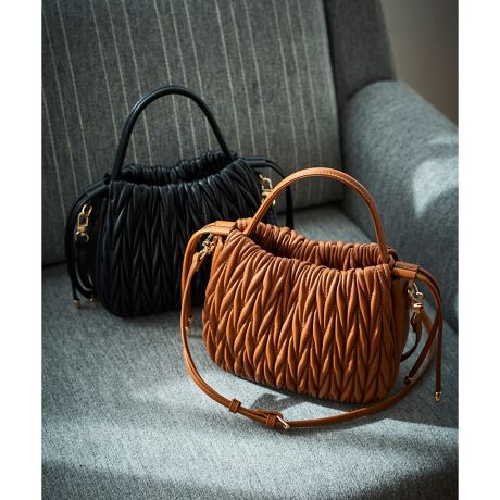 [^ԁF3152127800]_LgfUCR[fBl[g̃ANZgɁ|Cg悢TCYŁAzX}[gtHARXȂǂ̕Ki[BV_[Xgbv͎OłAfC[炨o܂ŕLV[łg܂B