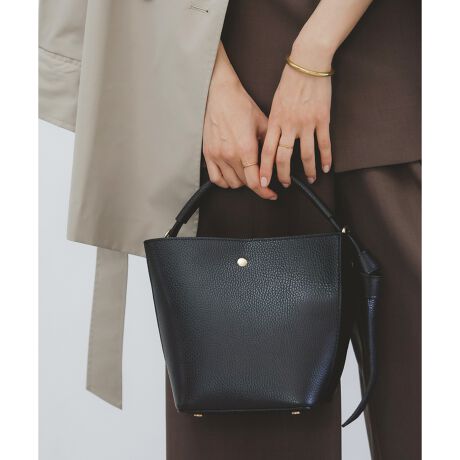 [^ԁF3750122204]C^AEtBcF ̃obOuhuMILLELA FIRENZEv|Cg㎿ȃU[̕ɁATCȟіڂ̃fUCANZgt̃|[`ɂXgbvt̂ŁA~jobOƂĂg܂B[|[`]^e14cm/R18cm舵ɂẮAiɂĂ\ɂĂmFBƖ̊֌WɂAۂFČꍇ܂܂p\REX}[gtHȂǂ̊ɂA኱iƉ摜̃J[قȂꍇ܂Bi̐F́AiAbv摜QƂByӎzE摜̏i̓TvłBETCY\L͂܂ŖڈƂȂ܂Bۂ̏iƎdlAH኱قȂꍇ܂B