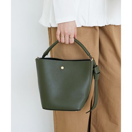 [^ԁF3750122204]C^AEtBcF ̃obOuhuMILLELA FIRENZEv|Cg㎿ȃU[̕ɁATCȟіڂ̃fUCANZgt̃|[`ɂXgbvt̂ŁA~jobOƂĂg܂B[|[`]^e14cm/R18cm舵ɂẮAiɂĂ\ɂĂmFBƖ̊֌WɂAۂFČꍇ܂܂p\REX}[gtHȂǂ̊ɂA኱iƉ摜̃J[قȂꍇ܂Bi̐F́AiAbv摜QƂByӎzE摜̏i̓TvłBETCY\L͂܂ŖڈƂȂ܂Bۂ̏iƎdlAH኱قȂꍇ܂B