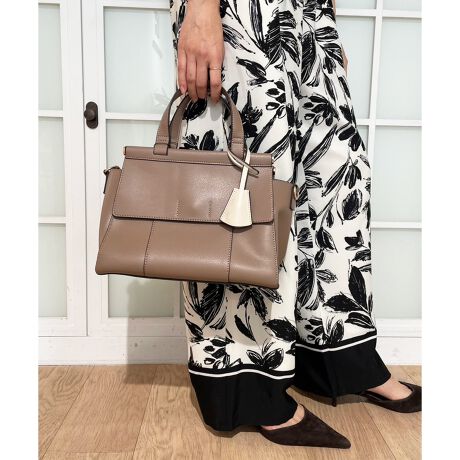 [^ԁF3150126801]g͂AƂʂɂIAItpobOBiȃĉ鍇v̑fނgpAl̏ɂ҂ȃACełB|Cg傫߂̃tbvfUCƃ`[|CgBtbv|PbgƐ^񒆂̃t@Xi[JƕĎ[łAg₷ȂĂ܂BX^COɂޏ_炩ȃCG[ƃx[VbNJ[̃JƂ̂QFWJB