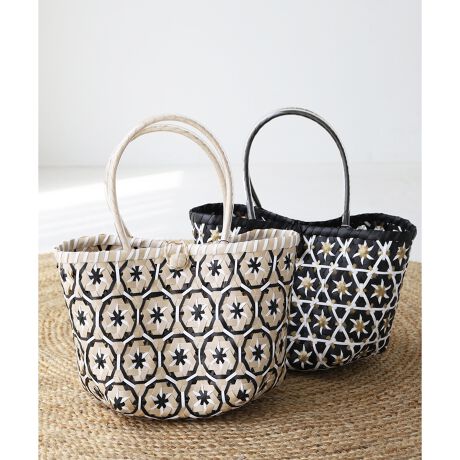 [^ԁF3153129900]ꂩ̋G߂Ƀsb^ȃV[Y[hՂ̃g[gobOB|CgԕɌ悤J[e[v҂ݏグfUCŁAẴR[fBl[gɂsb^Be[v҂łobOȂ̂Ŗ{̂͌yAnh͎莝ł|łOKłB